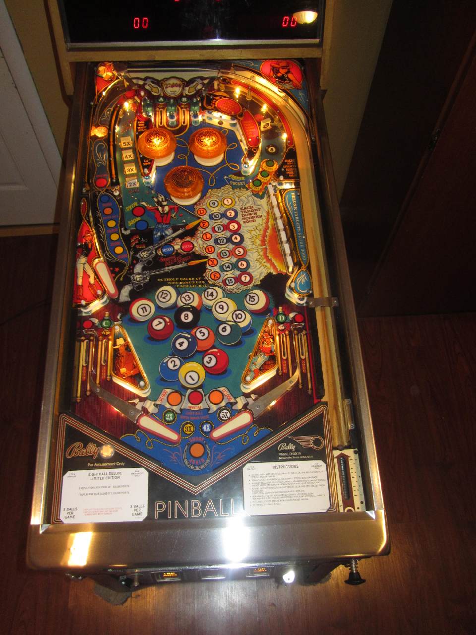 Bally Eight Ball Deluxe Limited Edition Pinball Machine #4